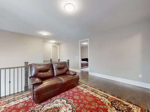 Photo 25 at 39 Cairns Gate, King City, King