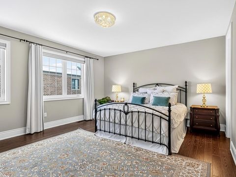 Photo 28 at 39 Cairns Gate, King City, King