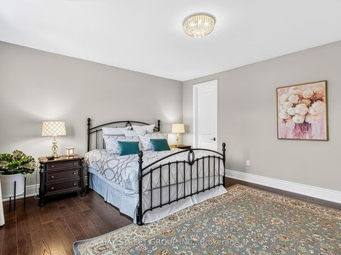 Photo 29 at 39 Cairns Gate, King City, King