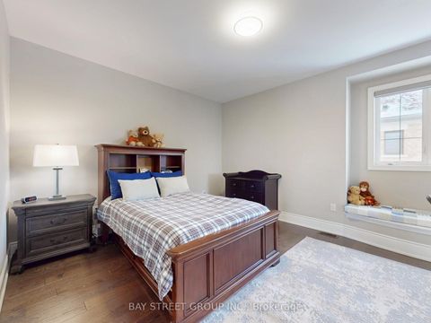 Photo 34 at 39 Cairns Gate, King City, King