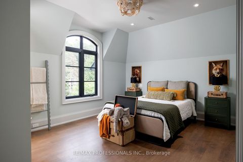 Photo 41 at 30 Dacre Crescent, Swansea, Toronto