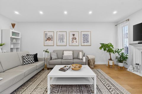 Photo 14 at 23 Wardlaw Place, Vellore Village, Vaughan