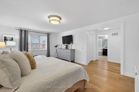 Photo 21 at 23 Wardlaw Place, Vellore Village, Vaughan