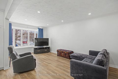 Photo 6 at 37 Avis Crescent, Parkview, Toronto