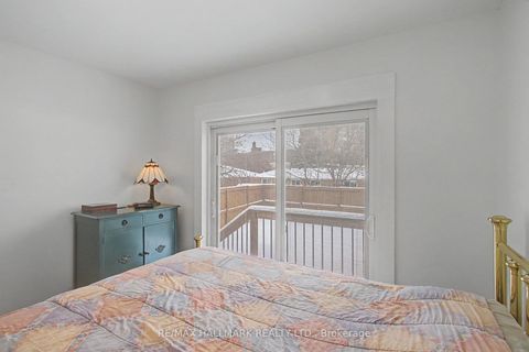 Photo 12 at 37 Avis Crescent, Parkview, Toronto