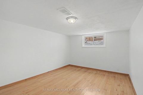 Photo 22 at 37 Avis Crescent, Parkview, Toronto