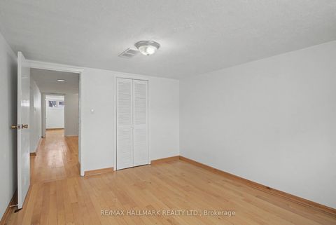 Photo 23 at 37 Avis Crescent, Parkview, Toronto