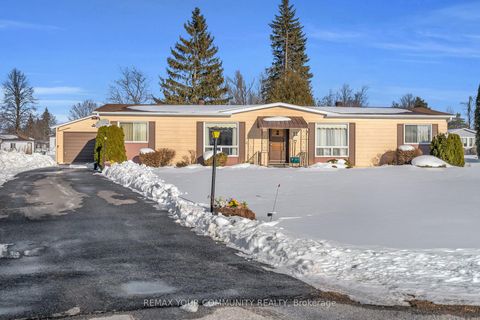 Photo 2 at 22 Emery Court, Sutton & Jackson's Point, Georgina