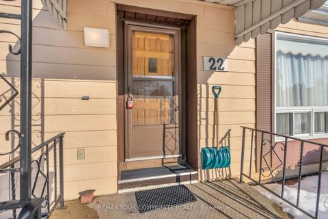 Photo 9 at 22 Emery Court, Sutton & Jackson's Point, Georgina