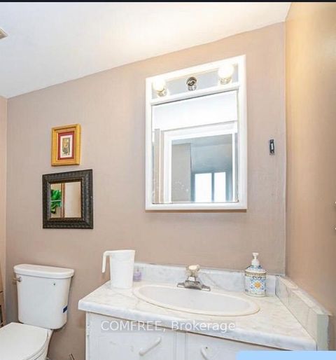 Photo 6 at 11 - 4020 Brandon Gate Drive, Malton, Mississauga