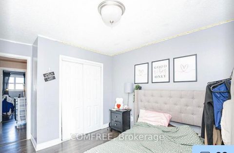 Photo 11 at 11 - 4020 Brandon Gate Drive, Malton, Mississauga