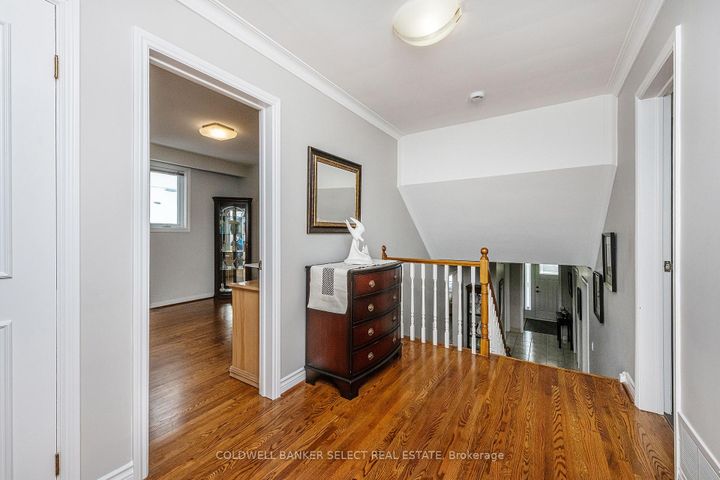Photo 18 at 72 Mayall Avenue, CFB, Toronto