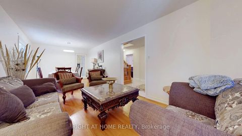 Photo 5 at 86 Weldrick Road E, Harding, Richmond Hill