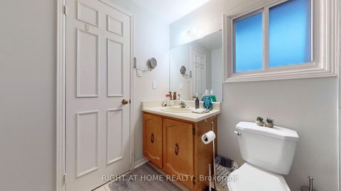 Photo 25 at 86 Weldrick Road E, Harding, Richmond Hill