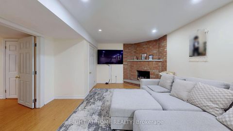 Photo 37 at 86 Weldrick Road E, Harding, Richmond Hill