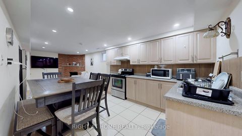 Photo 41 at 86 Weldrick Road E, Harding, Richmond Hill