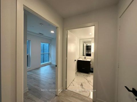 Photo 7 at 604 - 327 King Street W, Waterfront Communities C1, Toronto