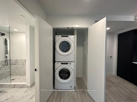 Photo 8 at 604 - 327 King Street W, Waterfront Communities C1, Toronto