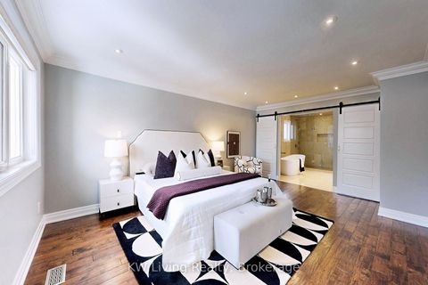 Photo 15 at 29 Mayfair Court, Bayview Hill, Richmond Hill