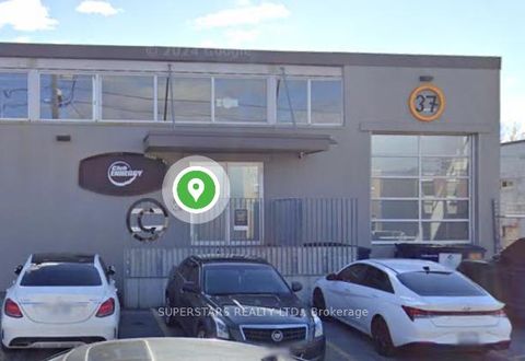 Photo 2 at C - 39 Milford Avenue, Amesbury, Toronto