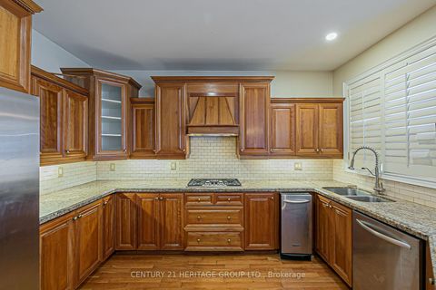 Photo 8 at 369 Coventry Hill Trail, Summerhill Estates, Newmarket