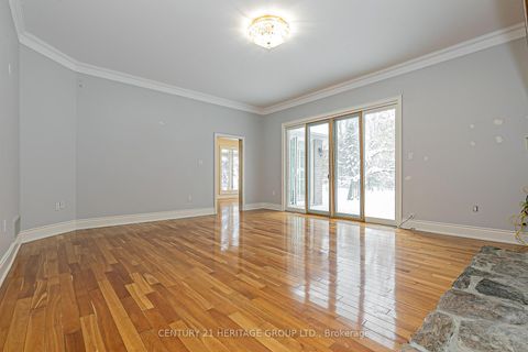 Photo 13 at 369 Coventry Hill Trail, Summerhill Estates, Newmarket