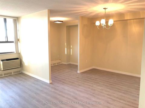 Photo 3 at 806 - 15 Torrance Road, Eglinton East, Toronto