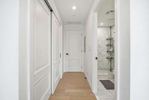 Photo 3 at 2209 - 180 University Avenue, Bay Street Corridor, Toronto