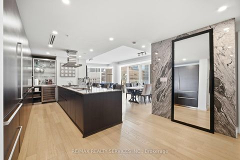 Photo 8 at 2209 - 180 University Avenue, Bay Street Corridor, Toronto