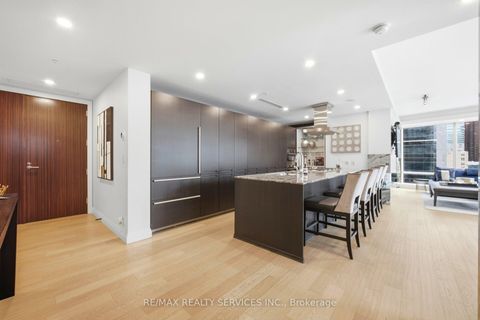 Photo 10 at 2209 - 180 University Avenue, Bay Street Corridor, Toronto