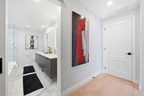 Photo 31 at 2209 - 180 University Avenue, Bay Street Corridor, Toronto