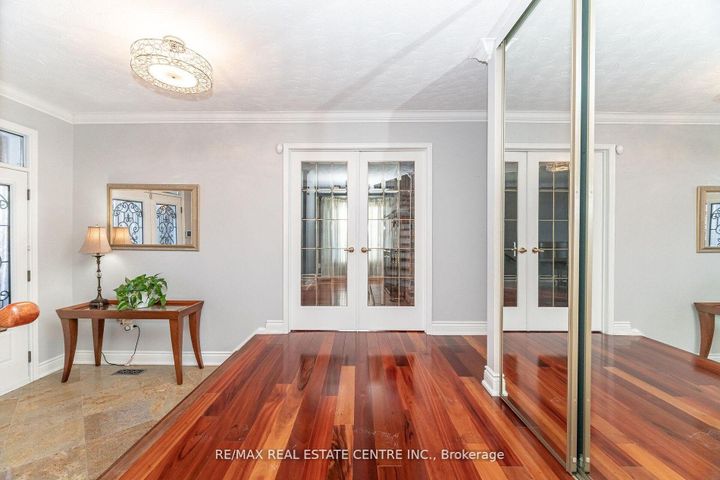 Photo 27 at 15 Brookbank Court, Heart Lake East, Brampton