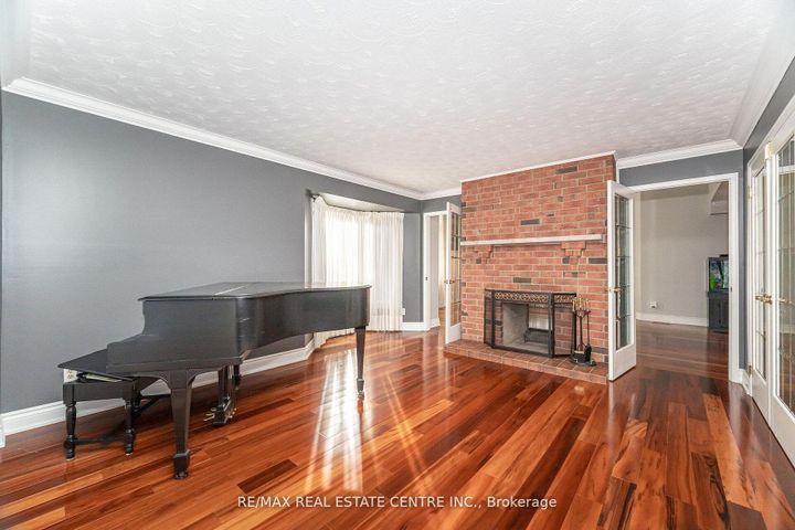 Photo 29 at 15 Brookbank Court, Heart Lake East, Brampton