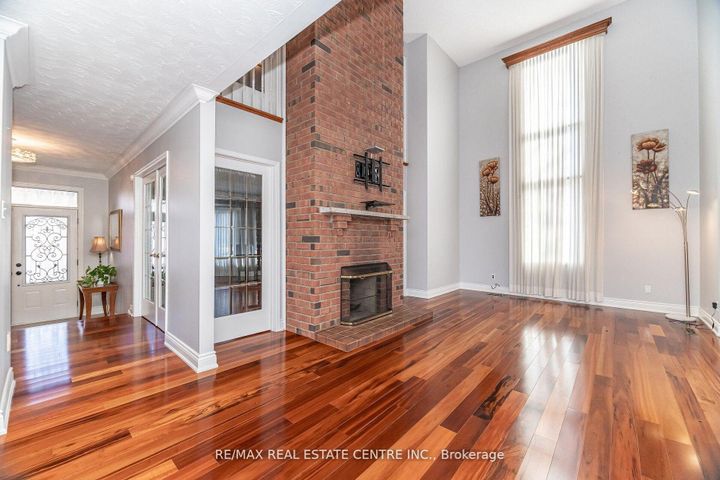 Photo 30 at 15 Brookbank Court, Heart Lake East, Brampton