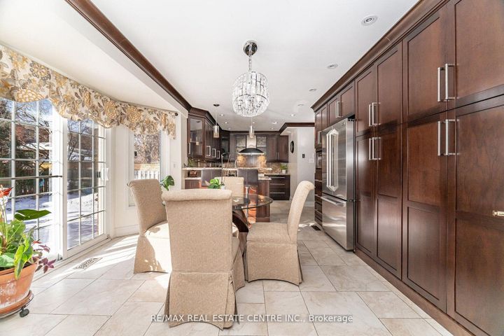 Photo 35 at 15 Brookbank Court, Heart Lake East, Brampton