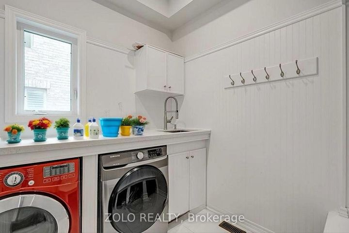 Photo 5 at 107 Attridge Crescent, Waterdown, Hamilton