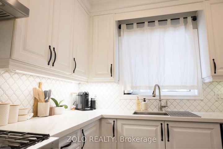 Photo 16 at 107 Attridge Crescent, Waterdown, Hamilton