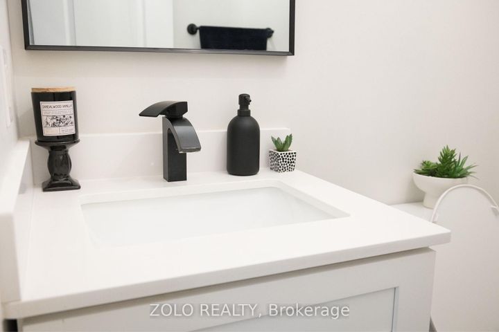 Photo 17 at 107 Attridge Crescent, Waterdown, Hamilton