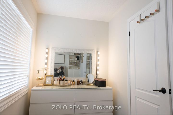 Photo 26 at 107 Attridge Crescent, Waterdown, Hamilton