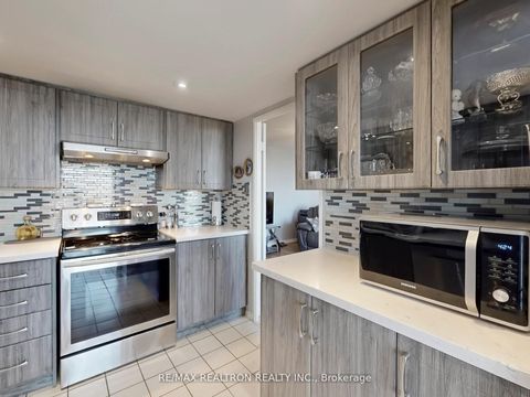 Photo 18 at 1015 - 40 Harding Boulevard W, North Richvale, Richmond Hill