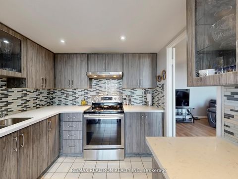 Photo 19 at 1015 - 40 Harding Boulevard W, North Richvale, Richmond Hill