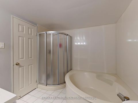 Photo 27 at 1015 - 40 Harding Boulevard W, North Richvale, Richmond Hill