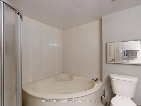 Photo 28 at 1015 - 40 Harding Boulevard W, North Richvale, Richmond Hill