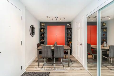 Photo 9 at 933 - 3888 Duke Of York Boulevard, City Centre, Mississauga