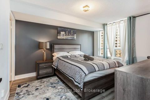 Photo 12 at 933 - 3888 Duke Of York Boulevard, City Centre, Mississauga