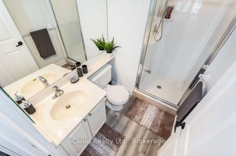 Photo 16 at 933 - 3888 Duke Of York Boulevard, City Centre, Mississauga