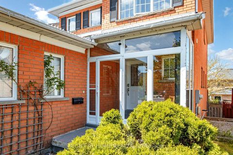 Photo 2 at 805 Stonehaven Avenue, Wyndham, Newmarket