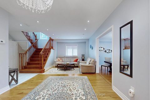 Photo 4 at 805 Stonehaven Avenue, Wyndham, Newmarket