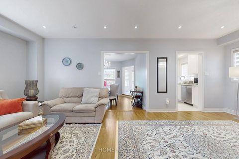 Photo 8 at 805 Stonehaven Avenue, Wyndham, Newmarket