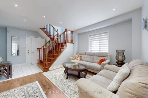 Photo 11 at 805 Stonehaven Avenue, Wyndham, Newmarket